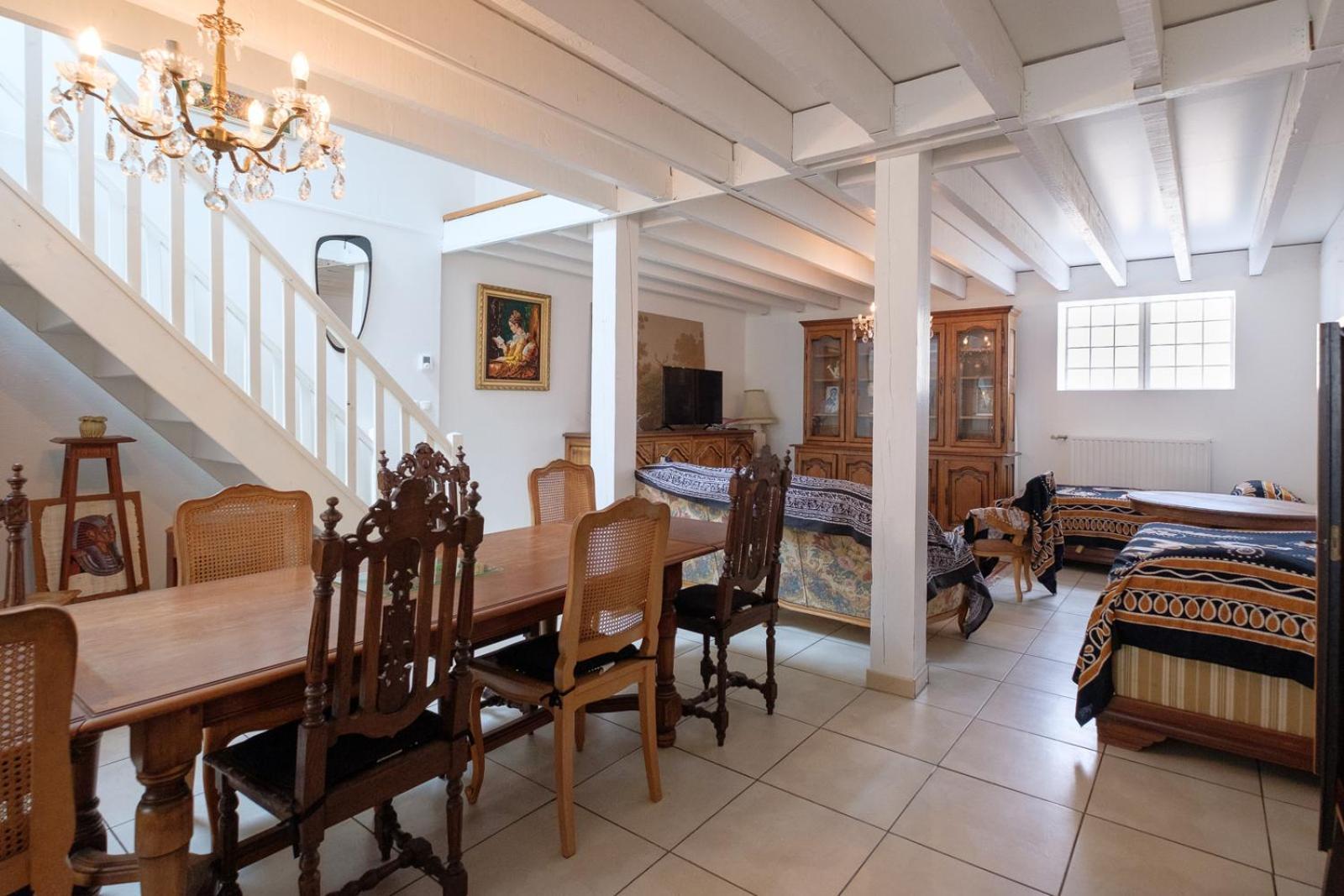 Apartment Francois 1er 14eme