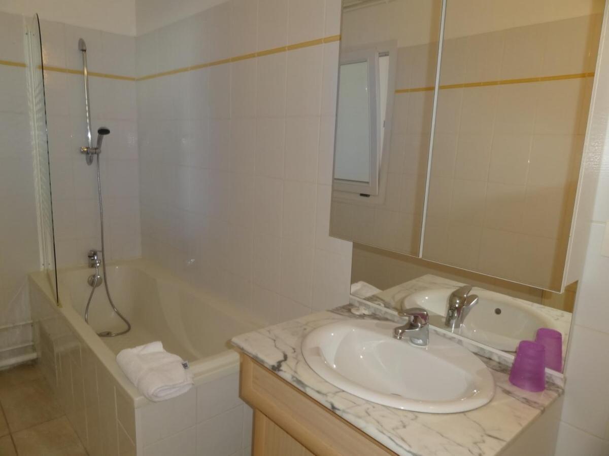 Apartment Francois 1er 14eme 3*